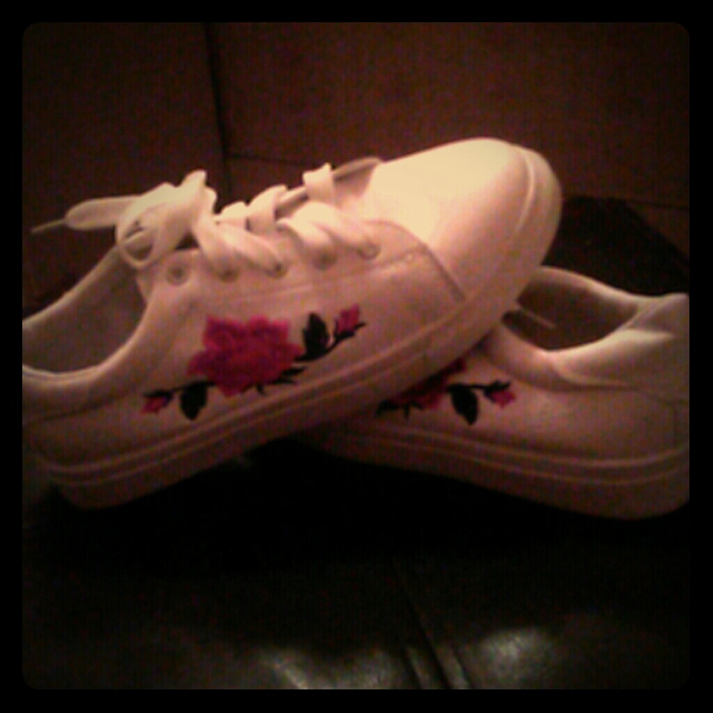 Rose sneakers
